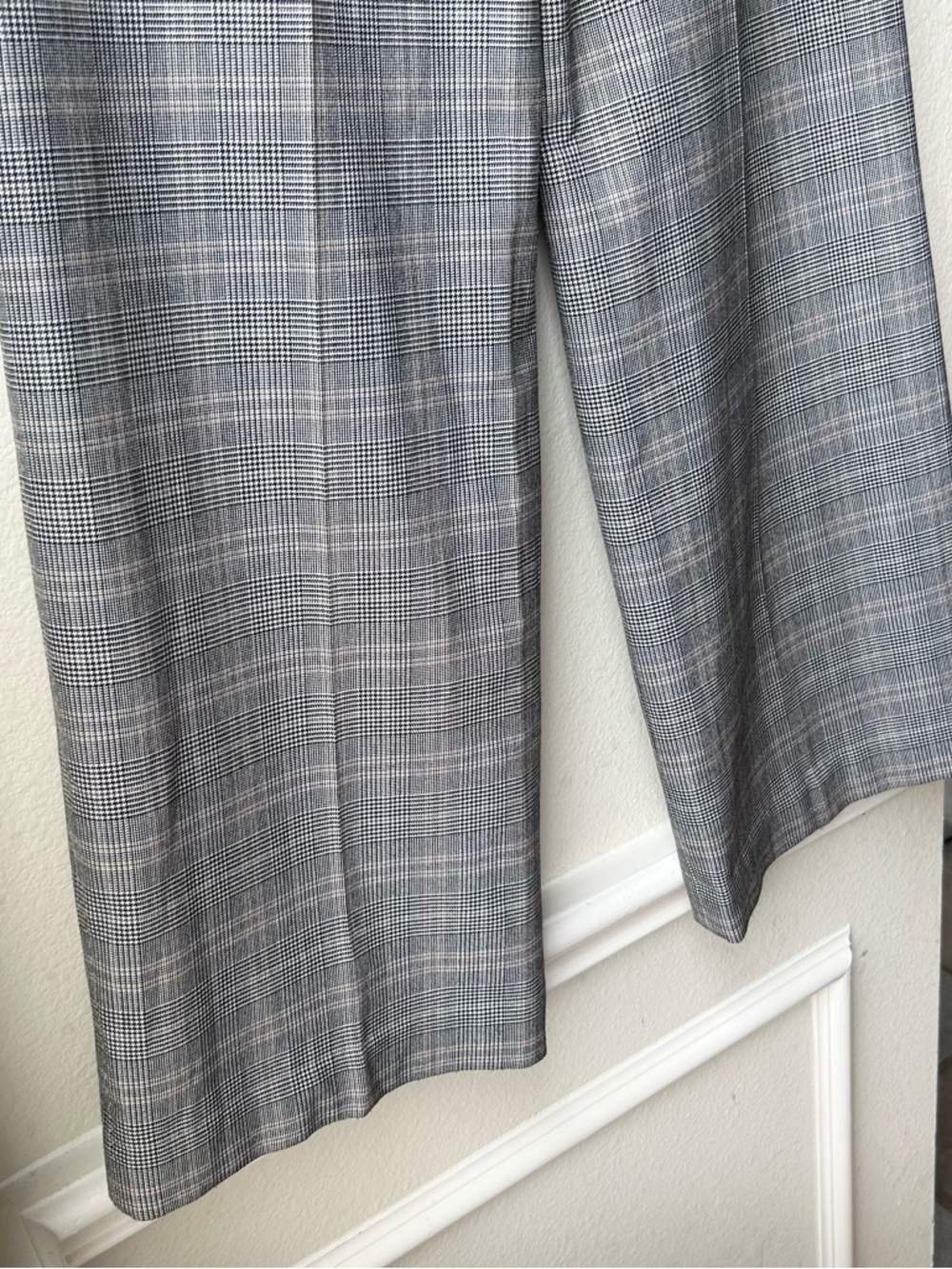 Aritzia Babaton Grey Cascade Plaid Pants High Rise Wide Leg Sz 6 - Picture 11 of 15